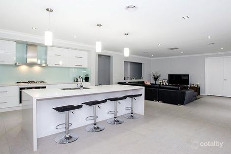 Property photo of 27 Ultimo Walk Taylors Hill VIC 3037