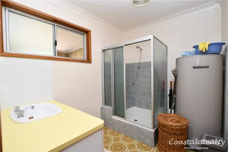 Property photo of 6 Wangaree Street Coomba Park NSW 2428