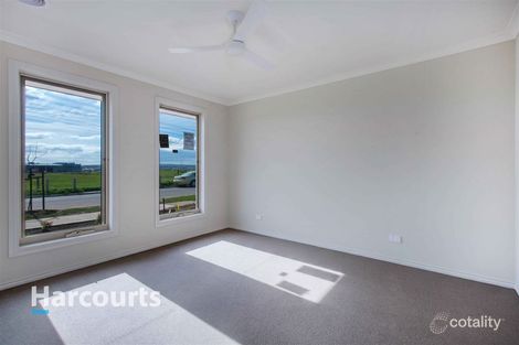 Property photo of 36 Australorp Drive Clyde North VIC 3978