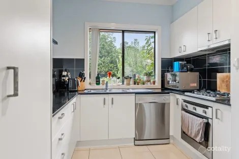 Property photo of 30 Walhalla Drive Eynesbury VIC 3338