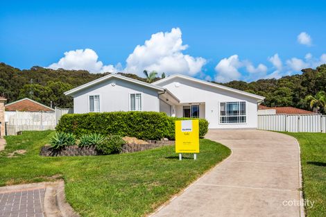 Property photo of 7 Bottlebrush Grove Caves Beach NSW 2281