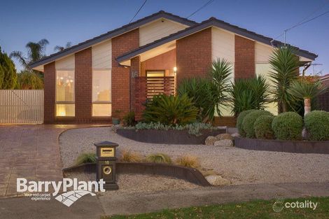 Property photo of 16 Meadowbrook Place Keysborough VIC 3173