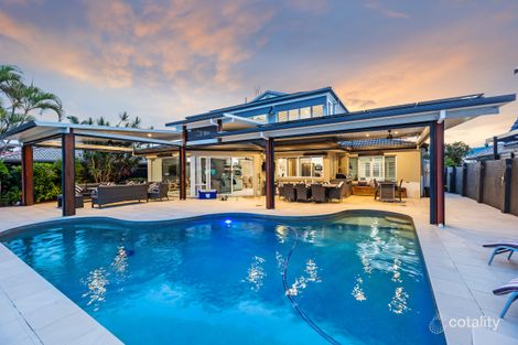 424 Oxley Dr, Runaway Bay, QLD 4216