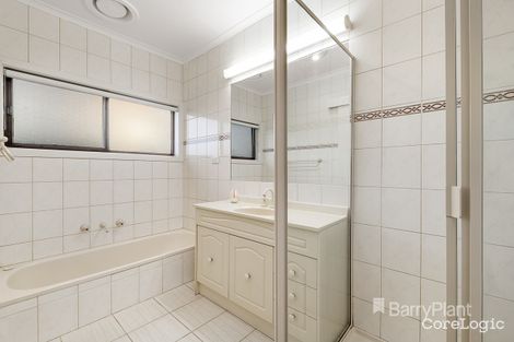 Property photo of 80 Montbrae Circuit Narre Warren North VIC 3804