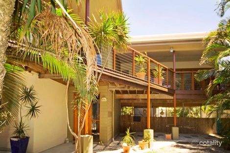 Property photo of 8 Surfside Crescent Pottsville NSW 2489