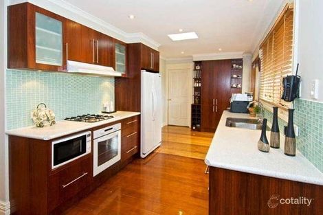 Property photo of 9 Kurrajong Crescent Watsonia North VIC 3087