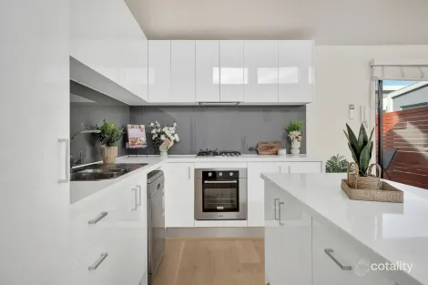 Property photo of 8/125 Raleigh Road Maribyrnong VIC 3032