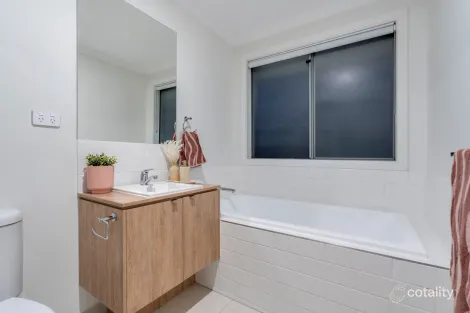 Property photo of 1 Peanut Avenue Mickleham VIC 3064