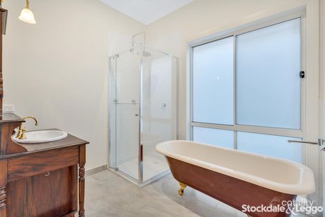 Property photo of 42 Hartney Avenue Mickleham VIC 3064