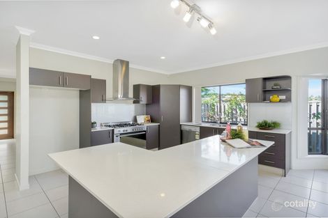 Property photo of 10 Kabi Place Pacific Pines QLD 4211