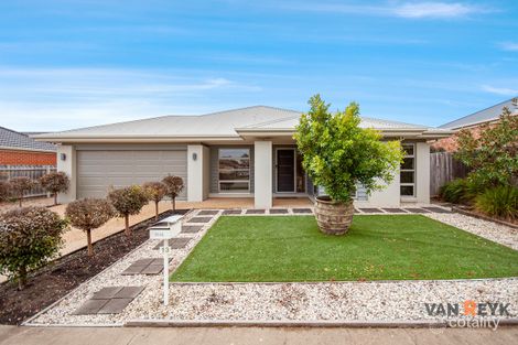 13 Fison Ave, Eastwood, VIC 3875