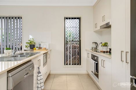 Property photo of 1/41 Waterview Drive Lammermoor QLD 4703