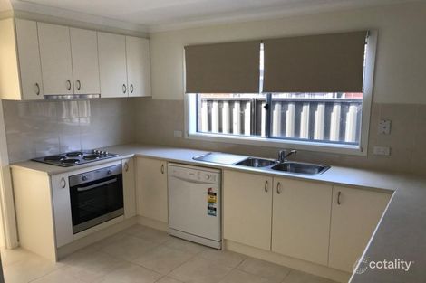 Property photo of 29 Botham Crescent Pakenham VIC 3810