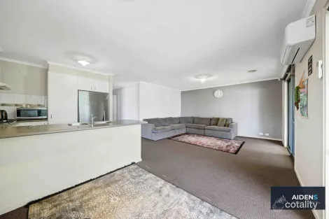 Property photo of 12 Barringo Way Caroline Springs VIC 3023