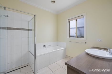 Property photo of 21 Park Valley Crescent Langwarrin VIC 3910