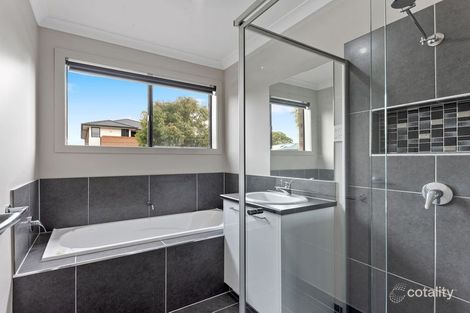 Property photo of 8 Mayport Lane Marong VIC 3515