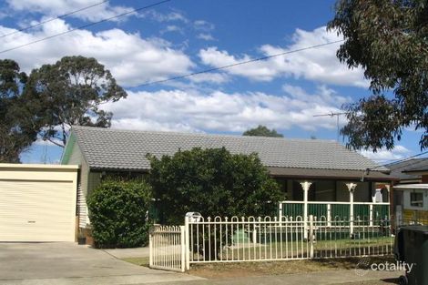 4 Tasman Ave, Lethbridge Park, NSW 2770