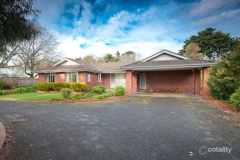 8 Savages Lane, Woodend, VIC 3442