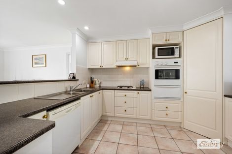 Property photo of 31 Mashie Way West Wodonga VIC 3690