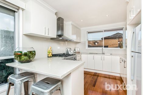 Property photo of 1 Foxhow Court Hamlyn Heights VIC 3215