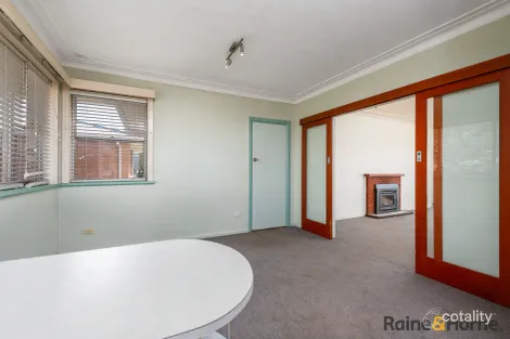 Property photo of 24 Chestnut Avenue Armidale NSW 2350
