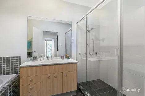 Property photo of 68 Mossvale Drive Wakerley QLD 4154
