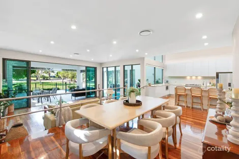 Property photo of 2272 Banksia Lakes Drive Hope Island QLD 4212