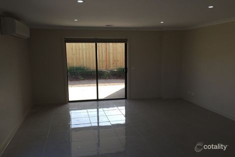 Property photo of 15 Bimberry Circuit Clyde VIC 3978