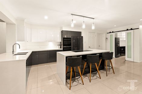 Property photo of 24 Juniper Place Carindale QLD 4152