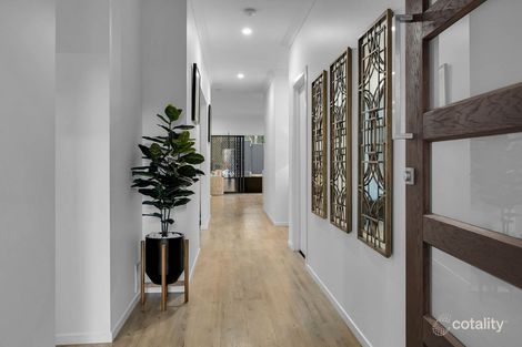 Property photo of 4 Sunset Place Springfield Lakes QLD 4300