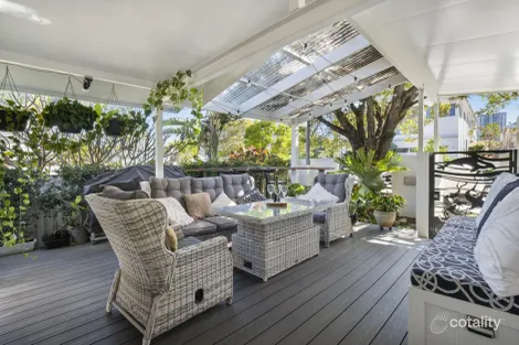 Property photo of 32 Pine Avenue Surfers Paradise QLD 4217