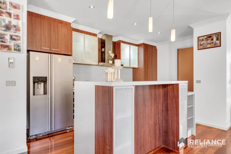 Property photo of 1 Jells Place Caroline Springs VIC 3023