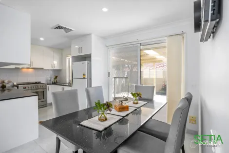 Property photo of 17 Winten Drive Glendenning NSW 2761