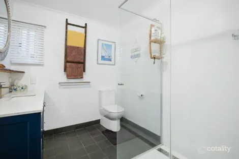 Property photo of 32 Pine Avenue Surfers Paradise QLD 4217