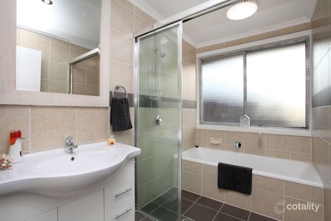 Property photo of 1 Chisholm Close Gladstone Park VIC 3043