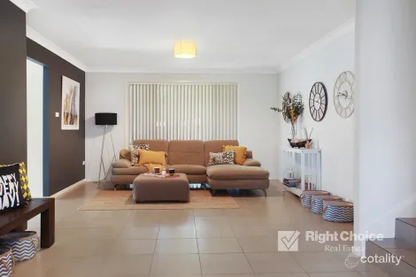 Property photo of 19 Cascade Circuit Albion Park NSW 2527