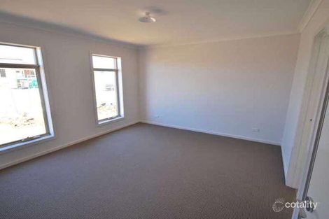 Property photo of 40 Thunderbolt Drive Cranbourne East VIC 3977