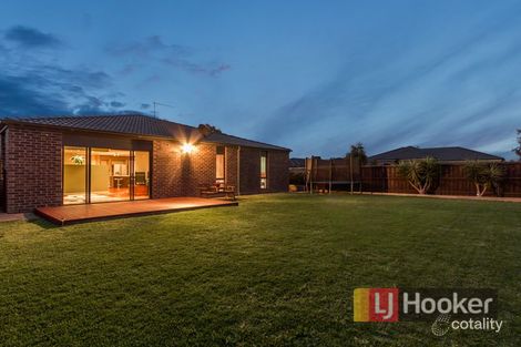 Property photo of 10 Danby Court Cranbourne North VIC 3977