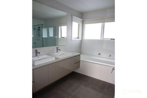 Property photo of 2/2 Eyre Court Templestowe Lower VIC 3107