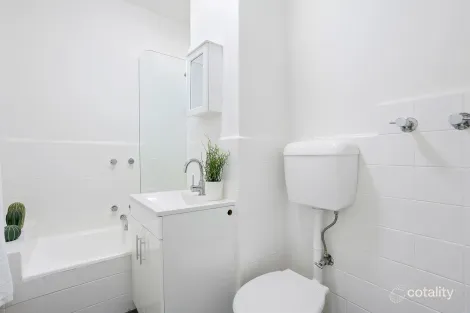 Property photo of 12/6 Redan Street St Kilda VIC 3182