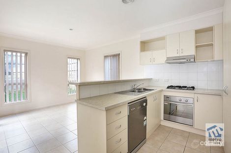 Property photo of 20 Melzak Way Berwick VIC 3806