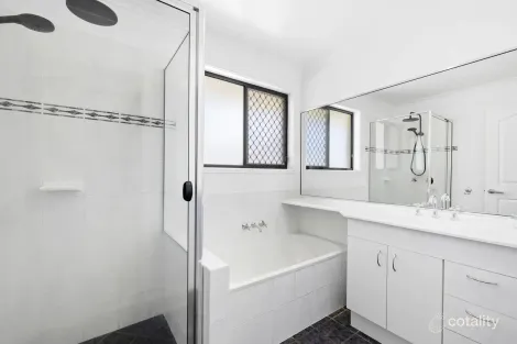 Property photo of 7 Tulipoak Court Little Mountain QLD 4551