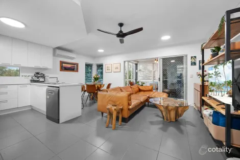 Property photo of 4/109 Callaghan Street Mooroobool QLD 4870