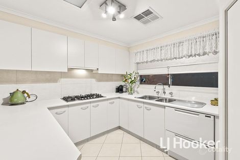Property photo of 12 Lyndal Court Berwick VIC 3806