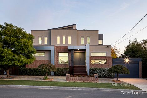 Property photo of 2 Woodvale Grove Essendon VIC 3040