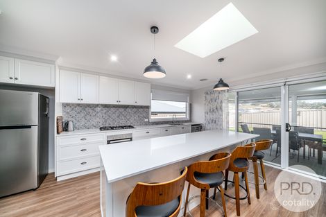 Property photo of 29 Chang Avenue Lloyd NSW 2650