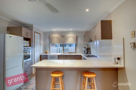 Property photo of 36 Bosco Close Narre Warren VIC 3805