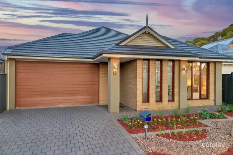 18 Salmon Gum Cres, Blakeview, SA 5114