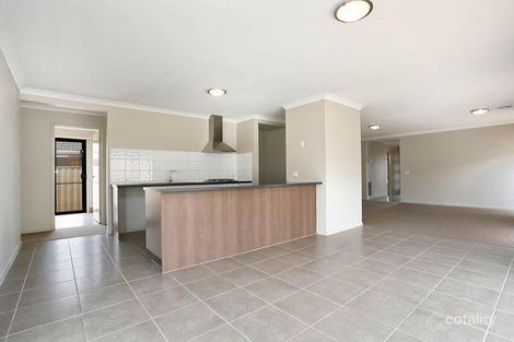 Property photo of 11 Red Fox Boulevard Brookfield VIC 3338