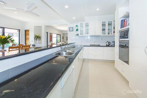 Property photo of 50 Seaspray Street Paradise Point QLD 4216
